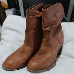 Daisy Fuentes Ankle Boots Tan Size 6M Women's Shoes